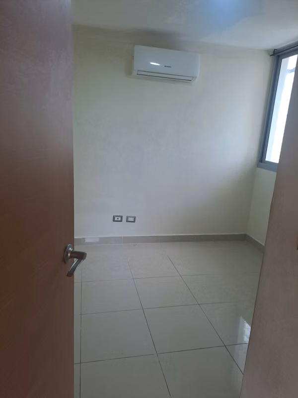 Se Vende / Se Alquila Apartamento Ph Rokas