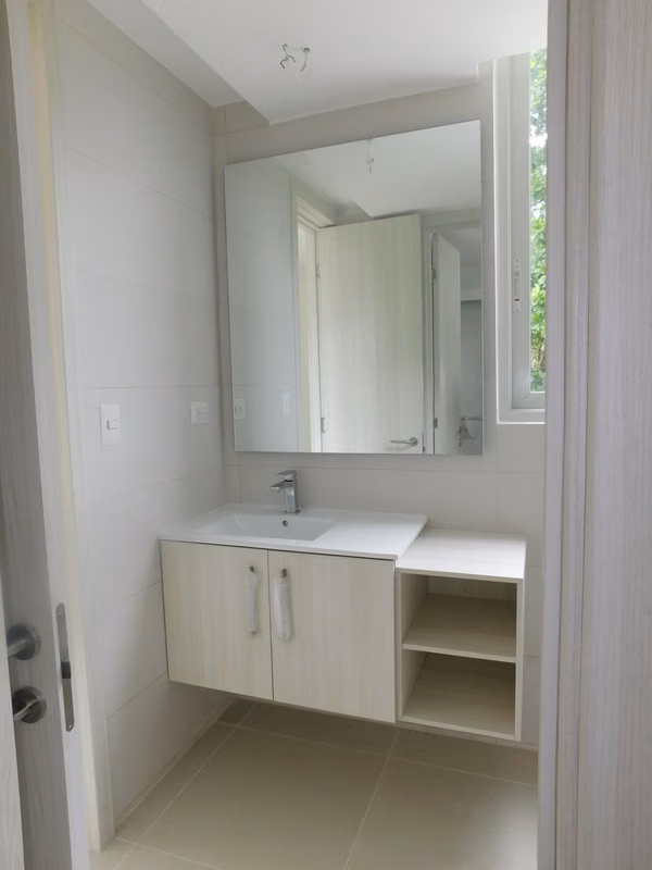 Live surrounded by nature and comfort in Clayton
