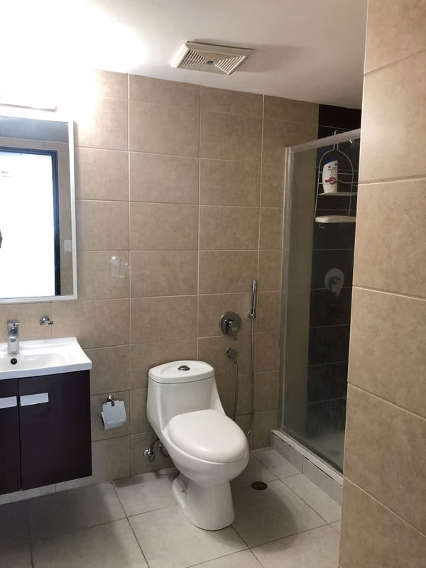 I rent 3 bedrooms in a Premium PH - Semi furnished - Near Omar Park