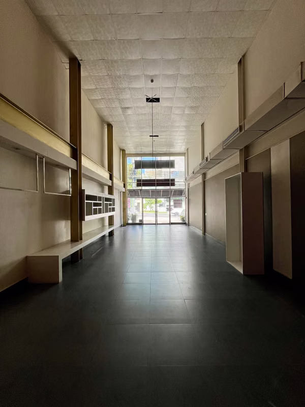Alquiler de Local Comercial de 100 m2 | San Francisco, Plaza 66