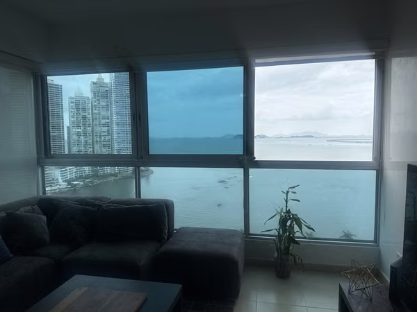 Dos recámaras, avenida Balboa totalmente amueblado