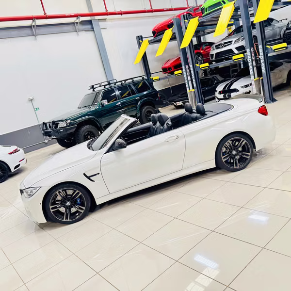 BMW M4 Cabriolet 2015