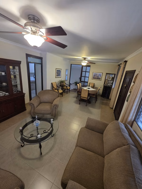 House for Sale, walking distance to Subway