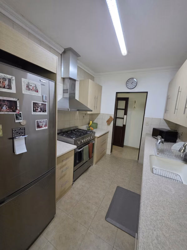 House for Sale, walking distance to Subway