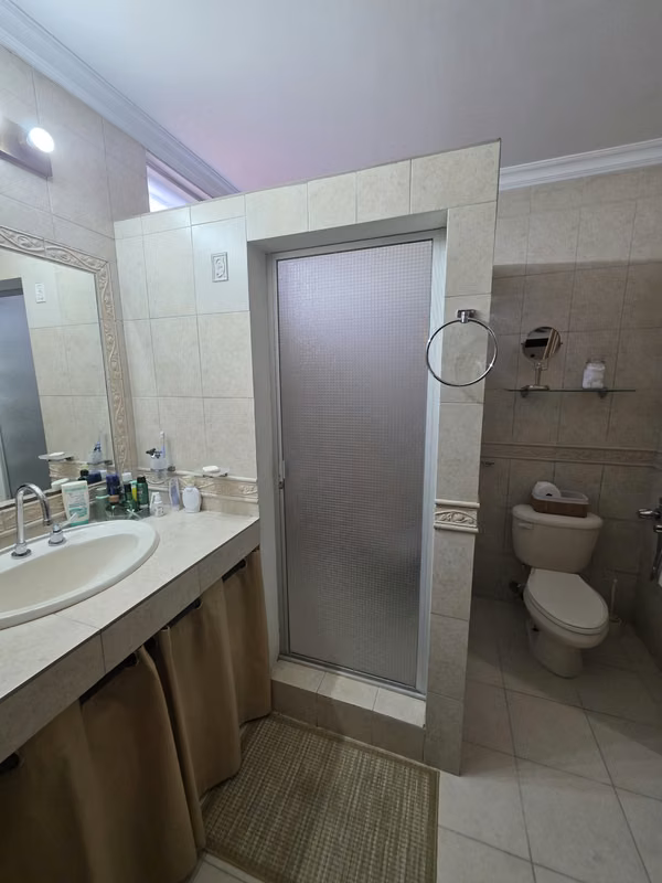 House for Sale, walking distance to Subway