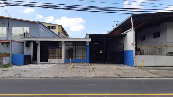 Se vende terreno con galera en av santa Elena