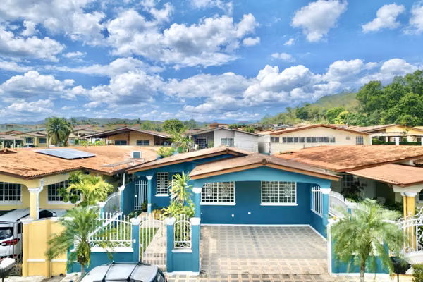 Brisas del Golf Home | 300 m², Prime Location ID 25955