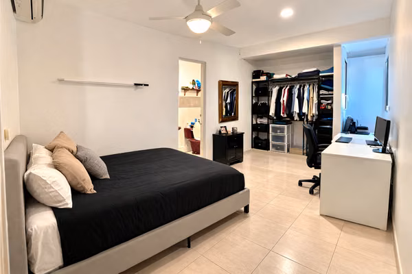 Brisas del Golf Home | 300 m², Prime Location ID 25955