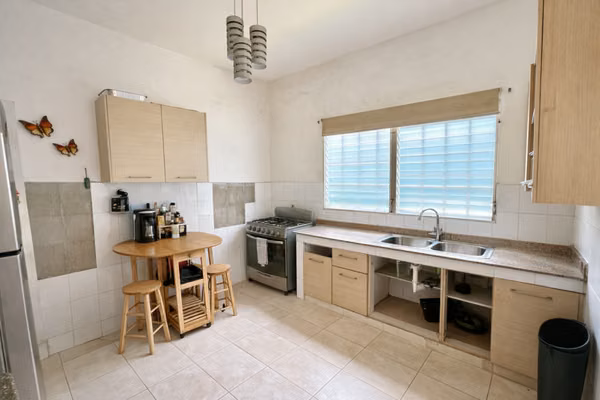 Brisas del Golf Home | 300 m², Prime Location ID 25955