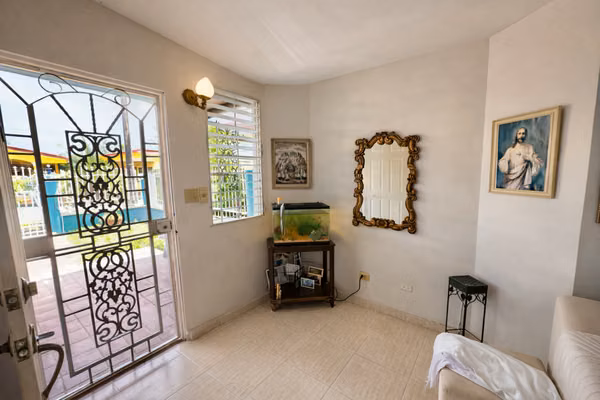 Brisas del Golf Home | 300 m², Prime Location ID 25955