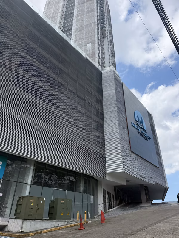 Venta de Apartamento ideal para invertir en Edificio Sky Point Tumba Muerto