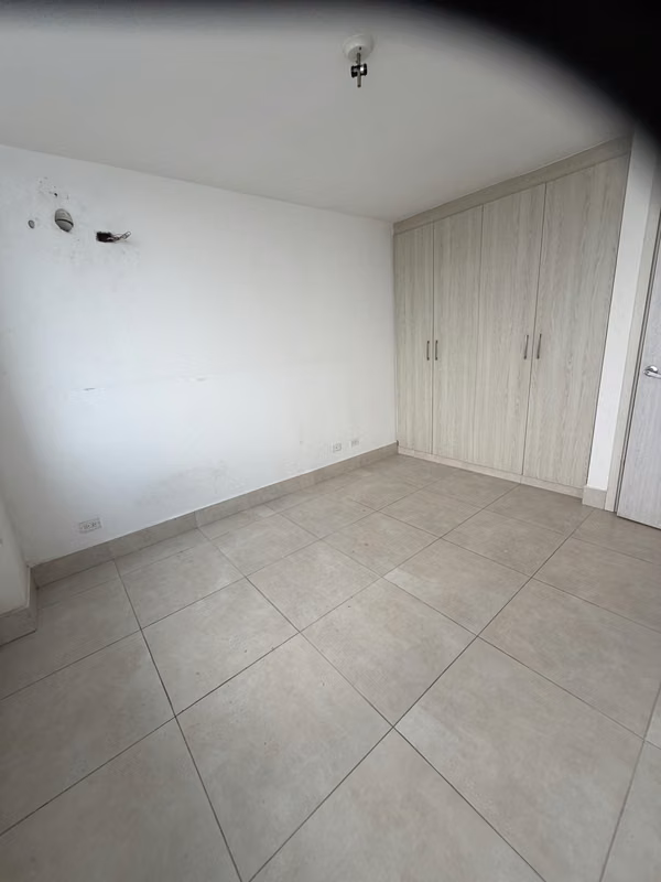 Venta de Apartamento ideal para invertir en Edificio Sky Point Tumba Muerto