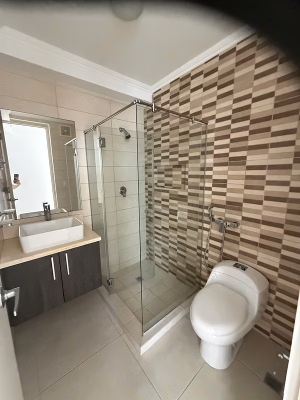 Venta de Apartamento ideal para invertir en Edificio Sky Point Tumba Muerto