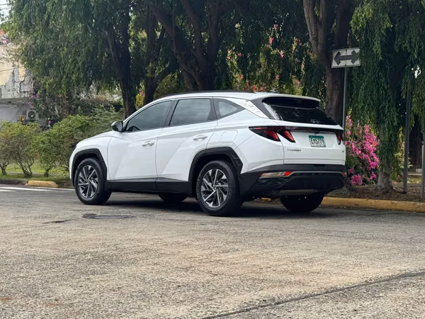 HYUNDAI TUCSON 2024