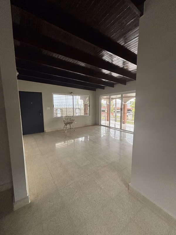 House for Rent for Commercial Use in Bethania – Very Central Location