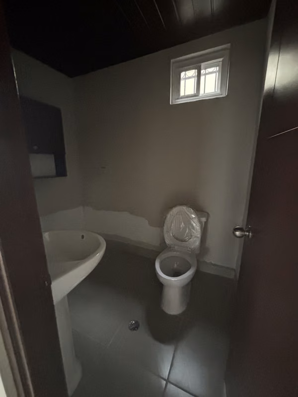 House for Rent for Commercial Use in Bethania – Very Central Location