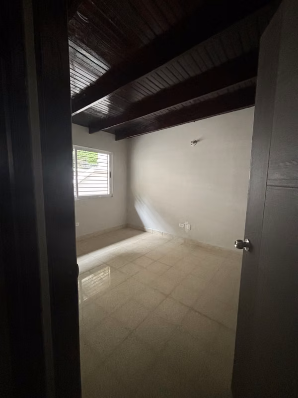 House for Rent for Commercial Use in Bethania – Very Central Location
