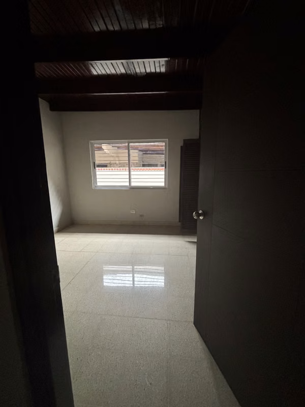 House for Rent for Commercial Use in Bethania – Very Central Location
