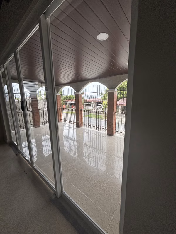 House for Rent for Commercial Use in Bethania – Very Central Location