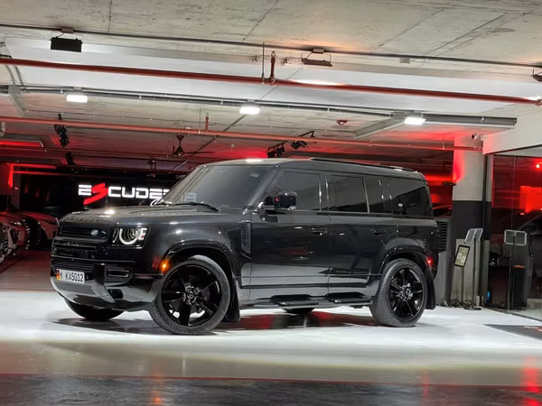Land Rover Defender 2024