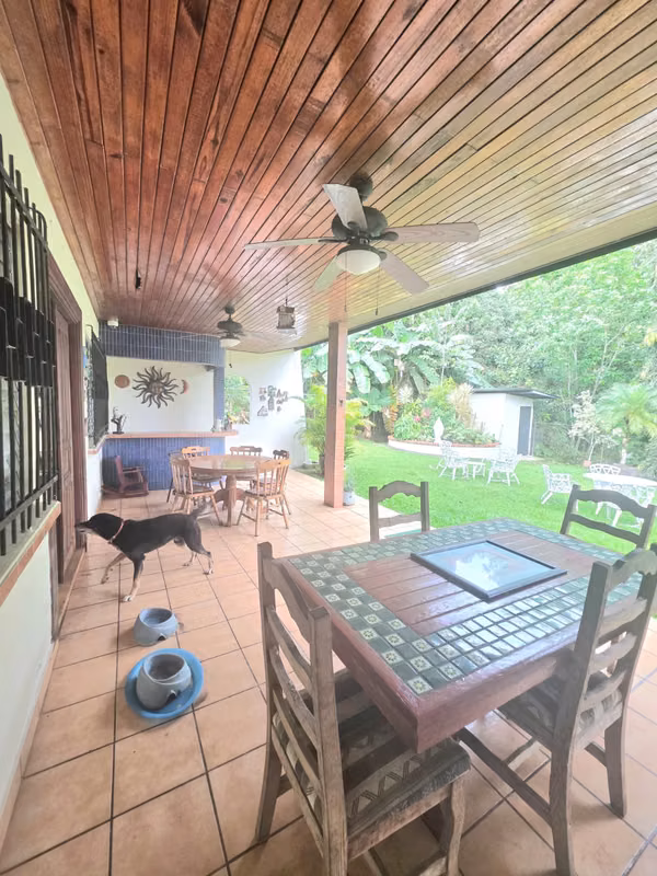HOUSE FOR SALE - 410 M² - LAND 971 M² - IN LAS CUMBRES - ID 814