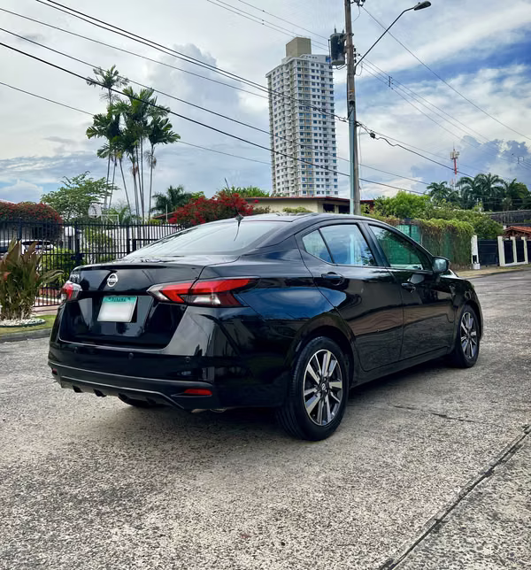 Nissan versa 2021