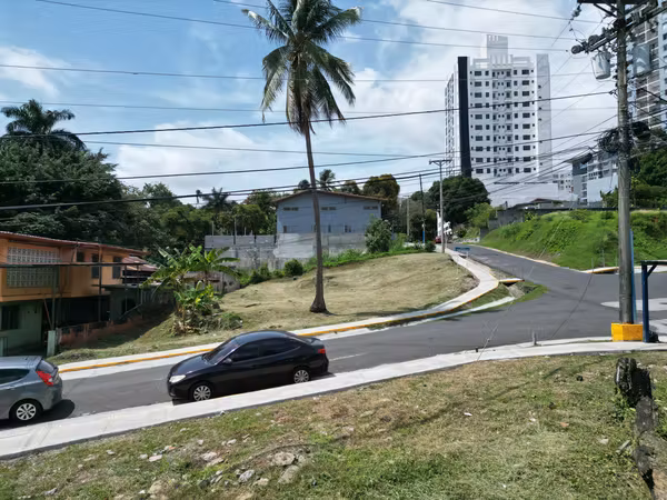LAND IN NEW TOWN - 124; BIRD. 12 OCTOBER - 124; CITY OF PANAMA - 124; FOR SALE