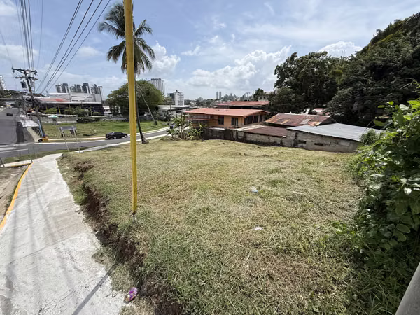 LAND IN NEW TOWN - 124; BIRD. 12 OCTOBER - 124; CITY OF PANAMA - 124; FOR SALE
