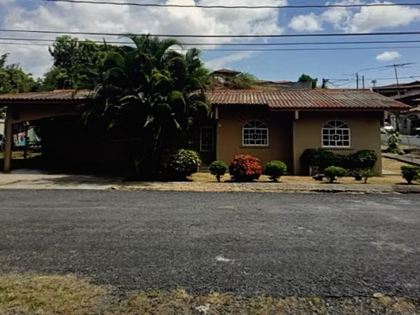 LInda Casa Santiago de Veraguas