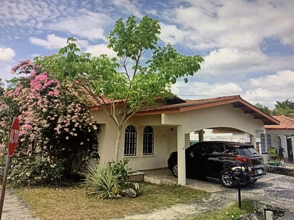 LInda casa Santiago de Veraguas