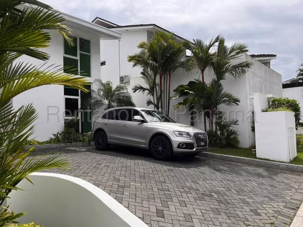 Alquiler de Casa en Altos de Panamá BDP