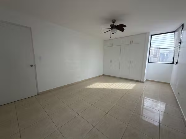 APARTMENT FOR RENT IN MARBELLA, 3 BEDROOMS, 212M2, AIR CONDITIONING ONLY.