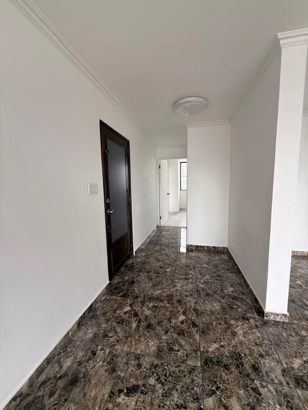 APARTMENT FOR RENT IN MARBELLA, 3 BEDROOMS, 212M2, AIR CONDITIONING ONLY.