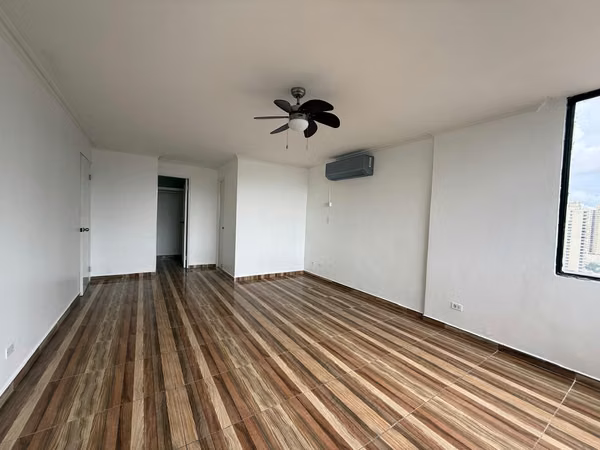 APARTMENT FOR RENT IN MARBELLA, 3 BEDROOMS, 212M2, AIR CONDITIONING ONLY.