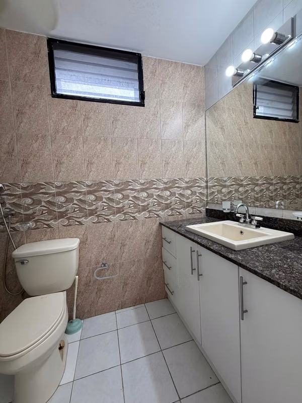 APARTMENT FOR RENT IN MARBELLA, 3 BEDROOMS, 212M2, AIR CONDITIONING ONLY.