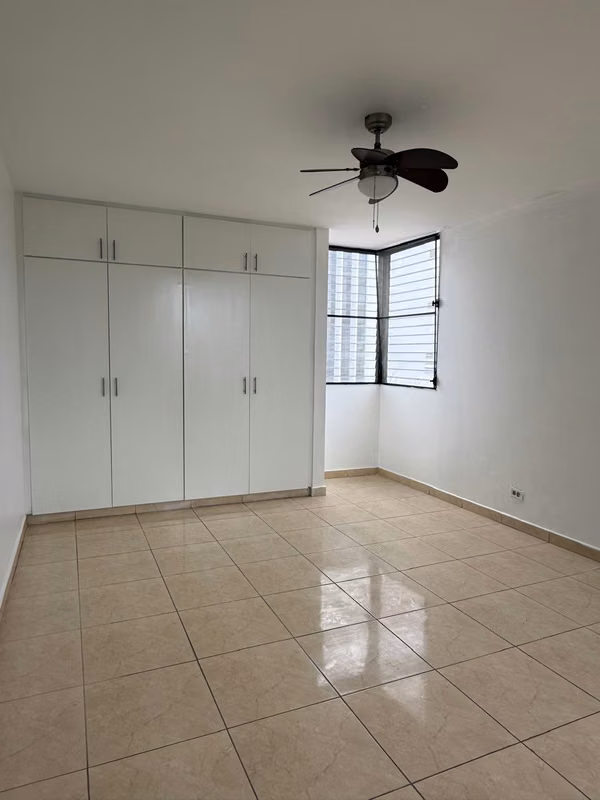 APARTMENT FOR RENT IN MARBELLA, 3 BEDROOMS, 212M2, AIR CONDITIONING ONLY.