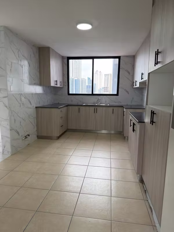 APARTMENT FOR RENT IN MARBELLA, 3 BEDROOMS, 212M2, AIR CONDITIONING ONLY.