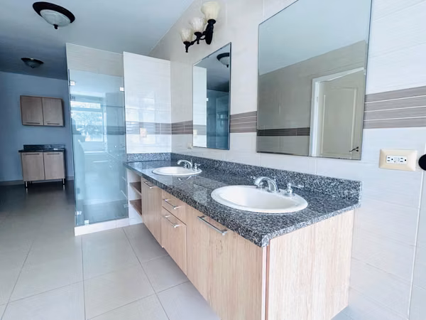 FOR SALE STUNNIG APARTMENT IN PH TAO TOWER