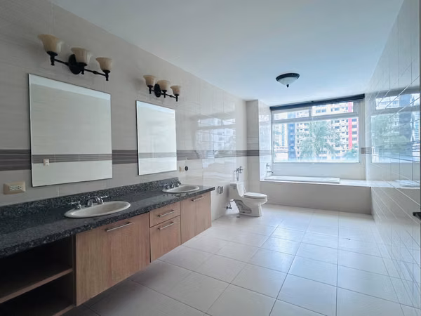 FOR SALE STUNNIG APARTMENT IN PH TAO TOWER