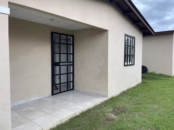 ALQUILO CASA AMOBLADA COMODA EN PENONOME