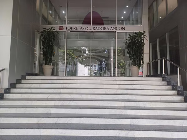 ALQUILO O VENDO OFICINA COSTA DEL ESTE TORRE ASEGURADORA ANCON INCLUYE MANTENIMIENTO