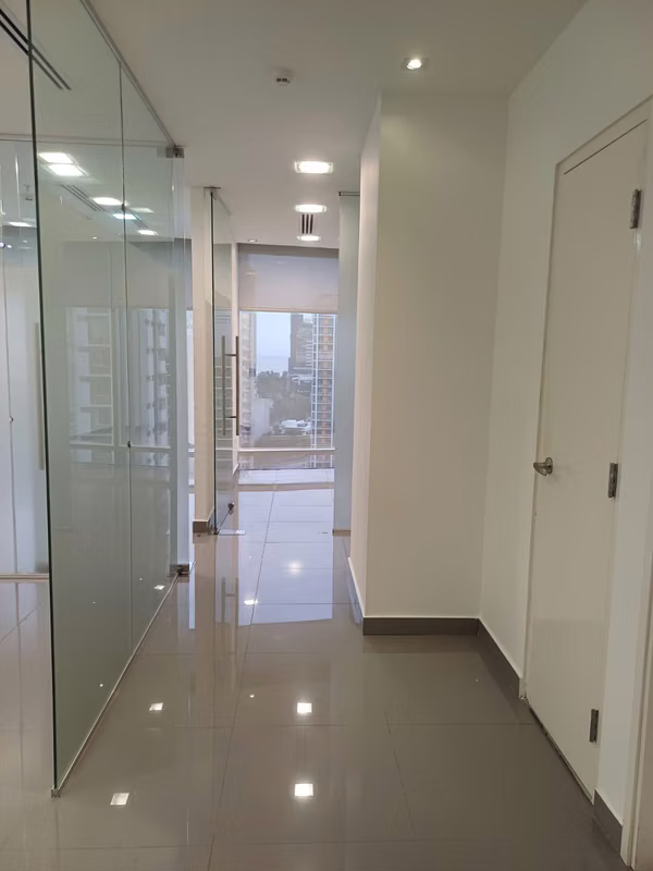 ALQUILO O VENDO OFICINA COSTA DEL ESTE TORRE ASEGURADORA ANCON INCLUYE MANTENIMIENTO