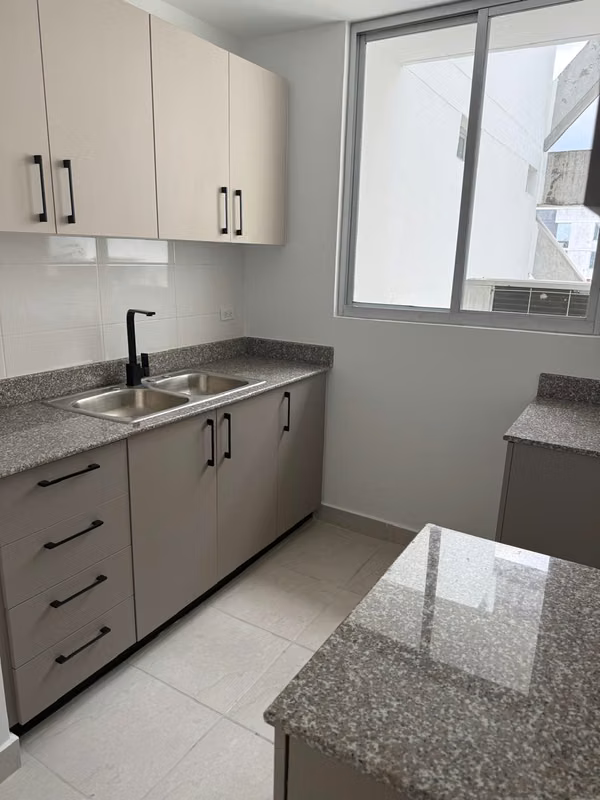 3 BEDROOM APARTMENT FOR SALE IN PARQUE LEFEVRE