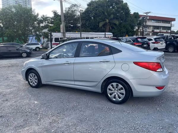 HYUNDAI ACCENT 2018 AUTOMATICO