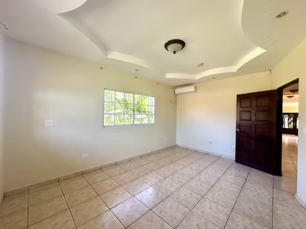 SPACIOUS HOUSE FOR RENT IN EXCELLENT RESIDENTIAL AREA IN DAVID