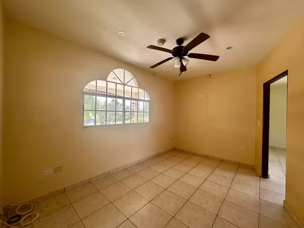 SPACIOUS HOUSE FOR RENT IN EXCELLENT RESIDENTIAL AREA IN DAVID