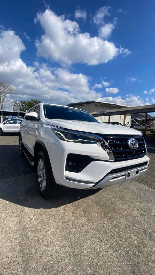 TOYOTA FORTUNER 2022