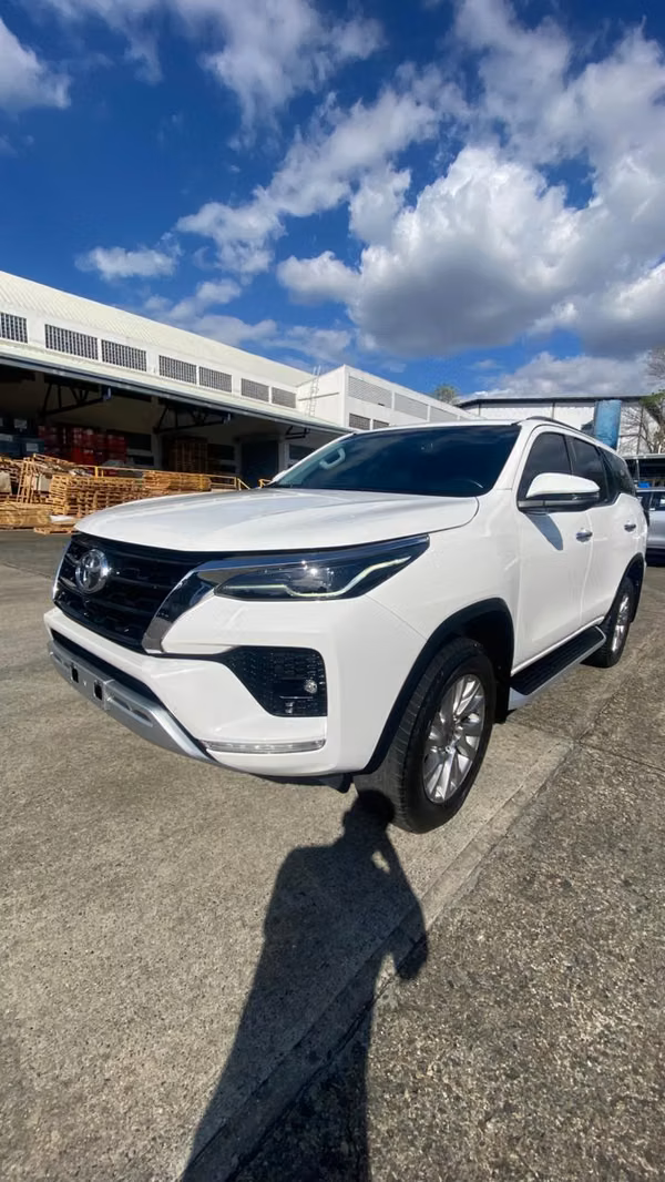 TOYOTA FORTUNER 2022
