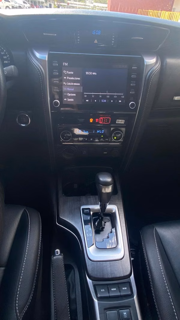 TOYOTA FORTUNER 2022