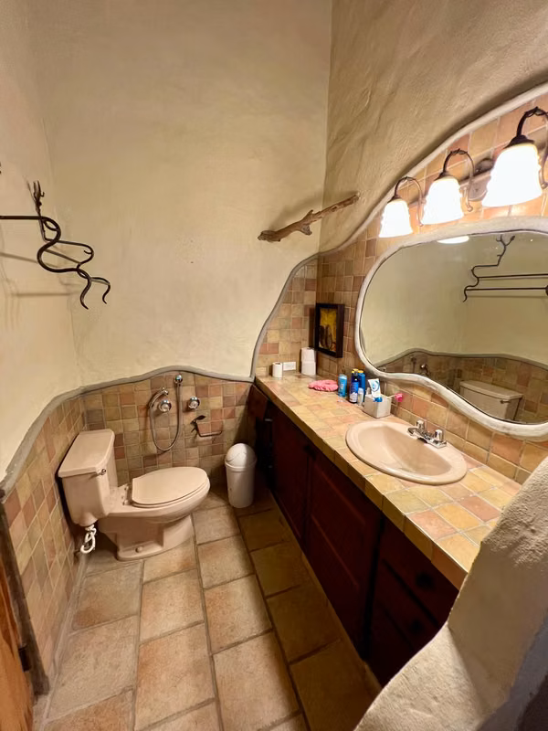 BOAT TIP HOUSE FOR SALE